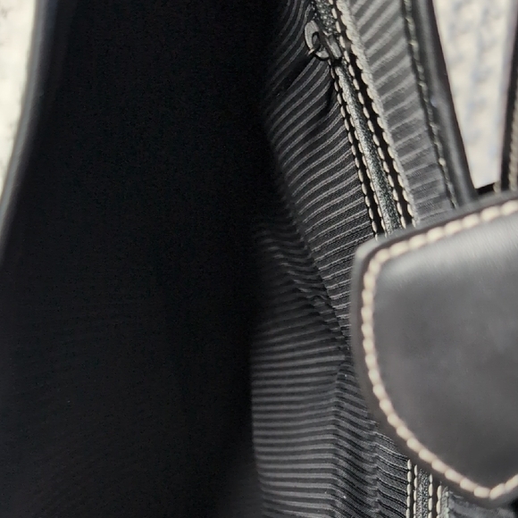 Dooney & Bourke Black Leather Shoulder Bag - Picture 4 of 11